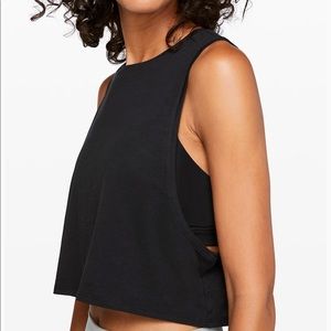 Lullulemon crop tank